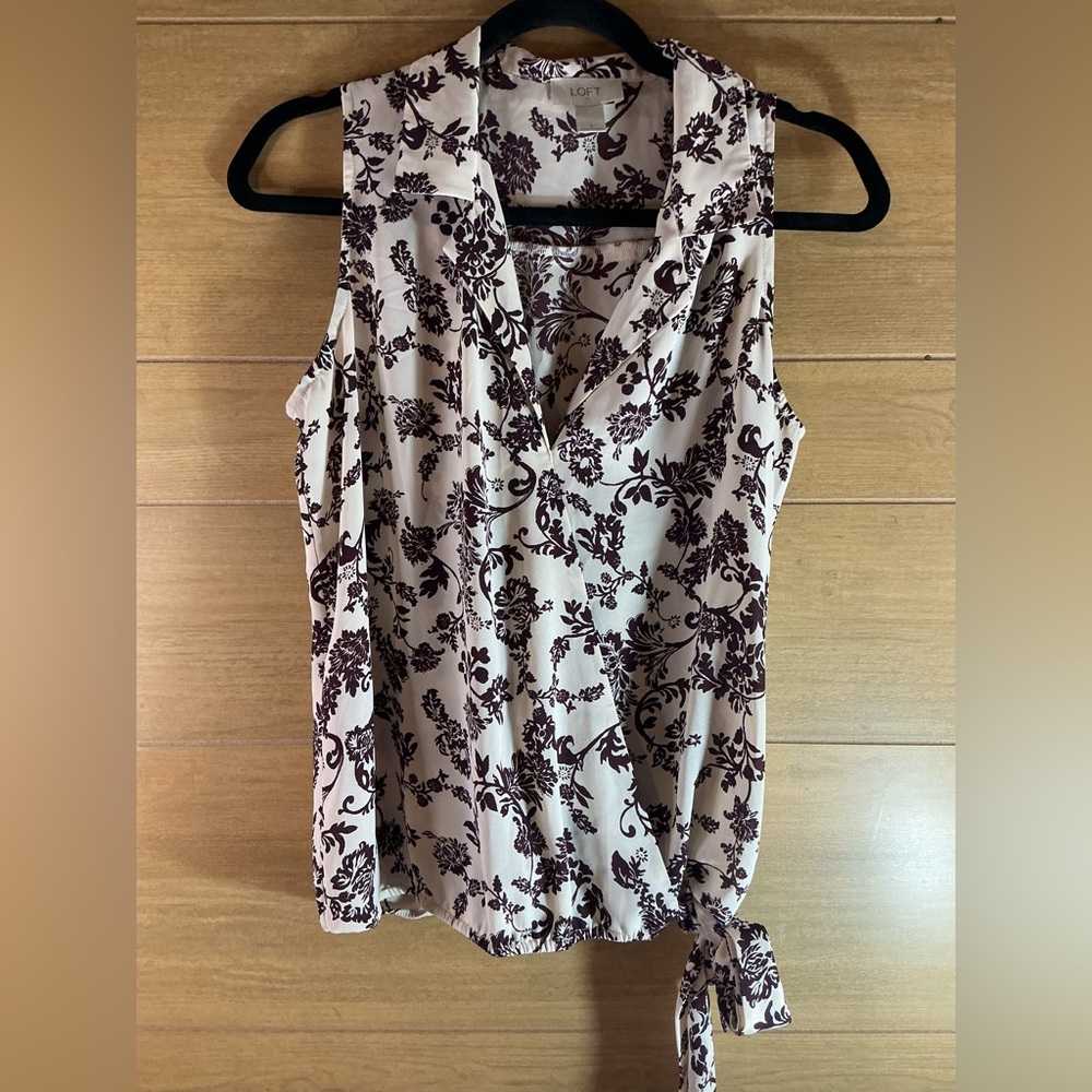 Loft Women’s Small Maroon and Crème Floral Print Sleeveless Shirt Top